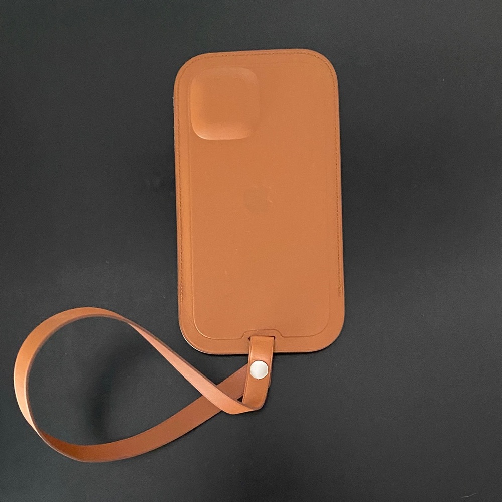 Apple Leather Sleeve with MagSafe